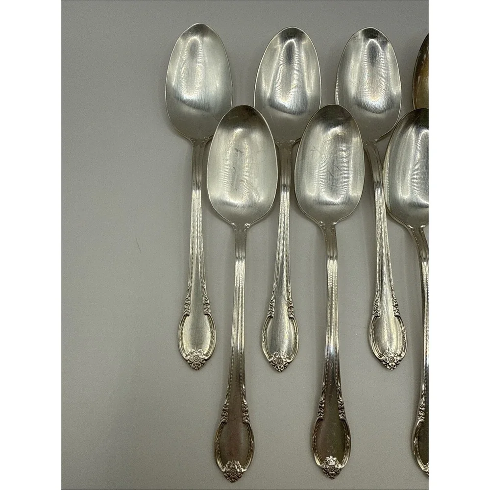 1847 Rogers REMEMBRANCE 8 Teaspoons 6-1/8